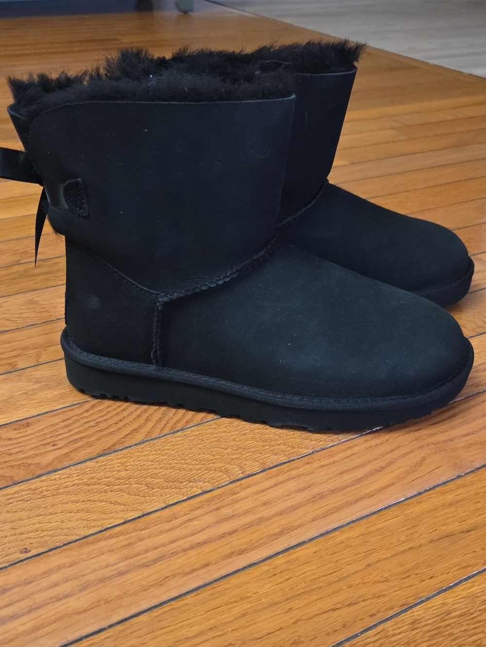 UGG Black Short Boots with Mini Baily Back Bow Size 8